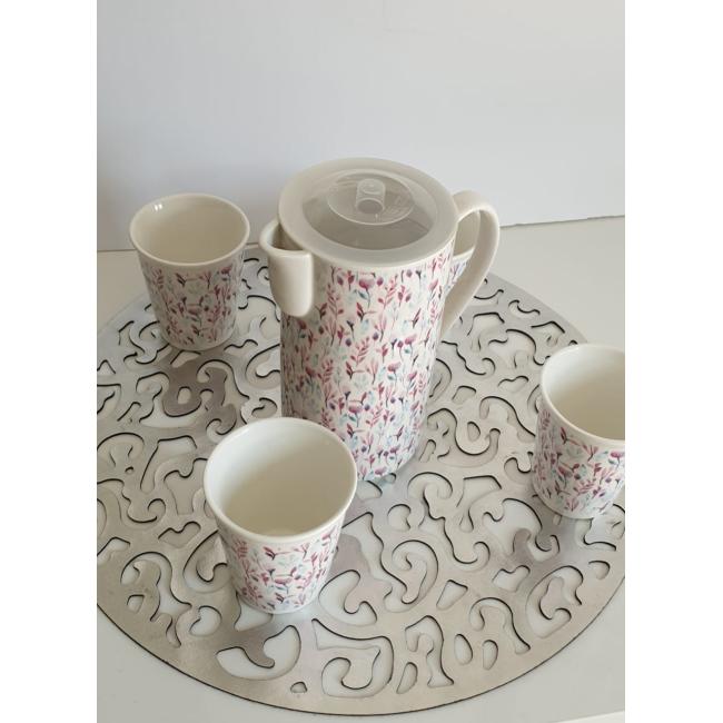 Tea set with four cups